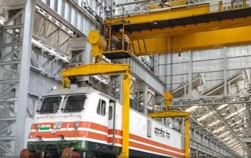 चित्तरंजन रेल इंजन कारखाने में करंट लगने से सीसीटीवी लगा रहा कर्मचारी घायल