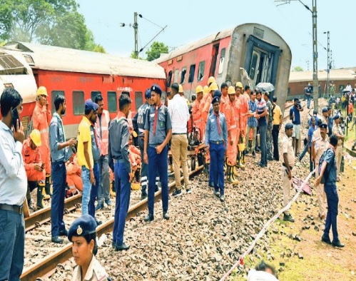 Mumbai Mail Accident : CRS जांच पूरी, डिवीजन के बड़े अफसरों पर भी गिर सकती है गाज !