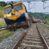 Agartala-LTT Express derailed : पहाड़ी सेक्शन में दिबालोंग के समीप इंजन समेत 08 डिब्बे पटरी से उतरे