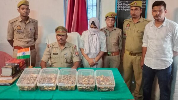 Baliya : ट्रेन में महिला यात्री के पास मिली 700 गोलियां, कारण जानकर पुलिस भी रह गयी अवाक !