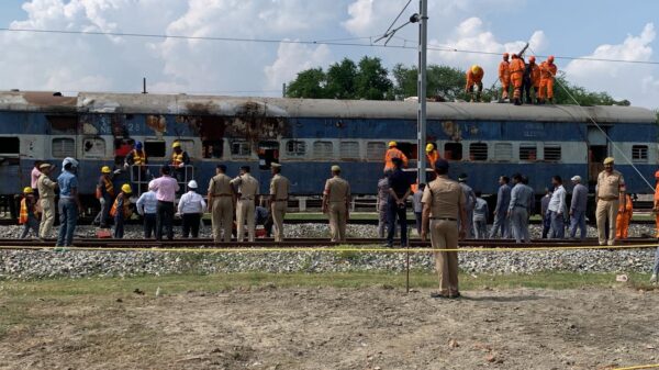 North Eastern Railway : एनडीआरएफ और आरपीएफ ने बनारस कोचिंग डिपो यार्ड की सिक लाइन में किया मॉकड्रिल